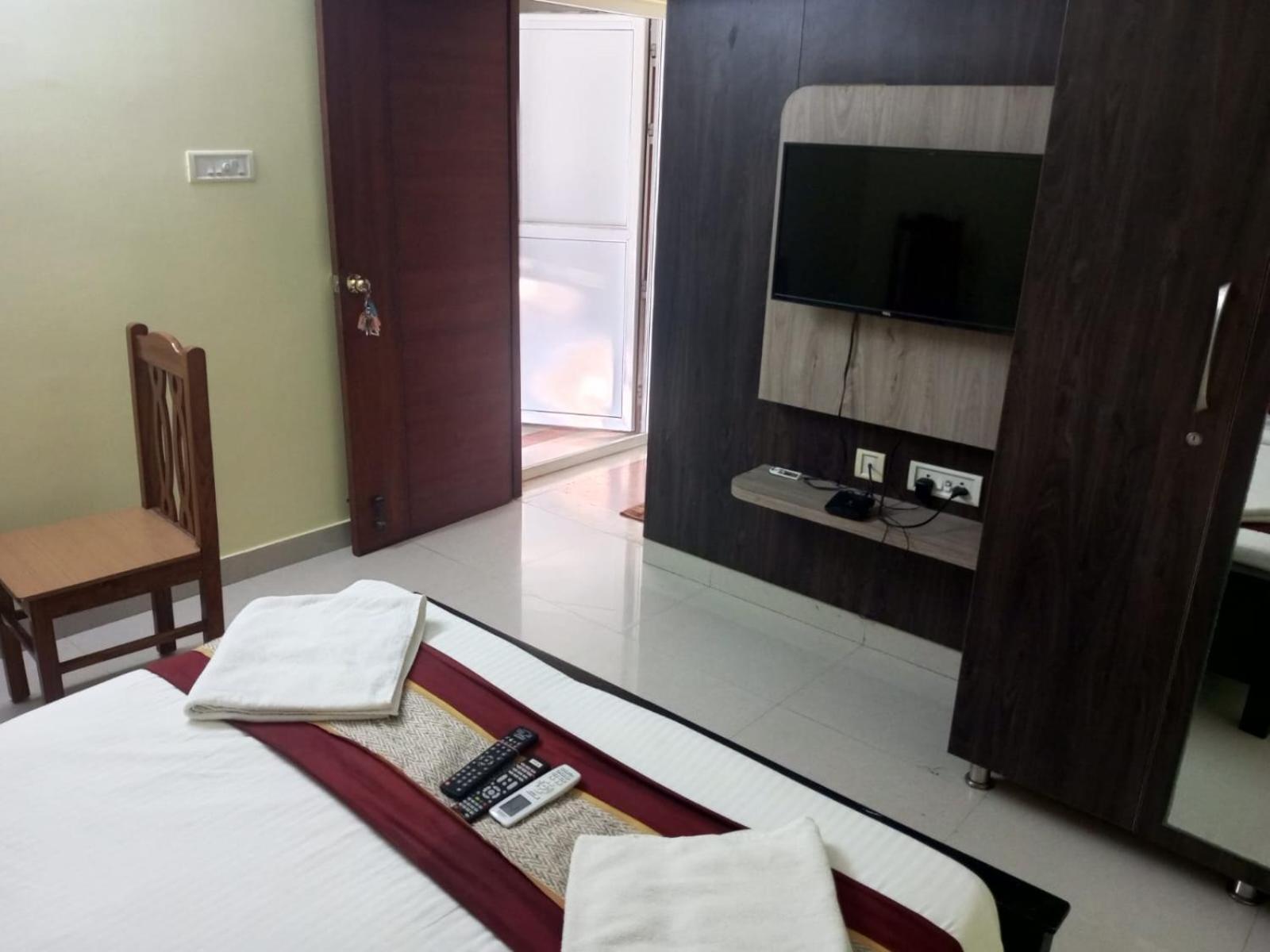 첸나이 The Posh Residency, Ecr B&B 외부 사진